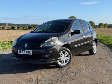 RENAULT CLIO 1.5 dCi Dynamique